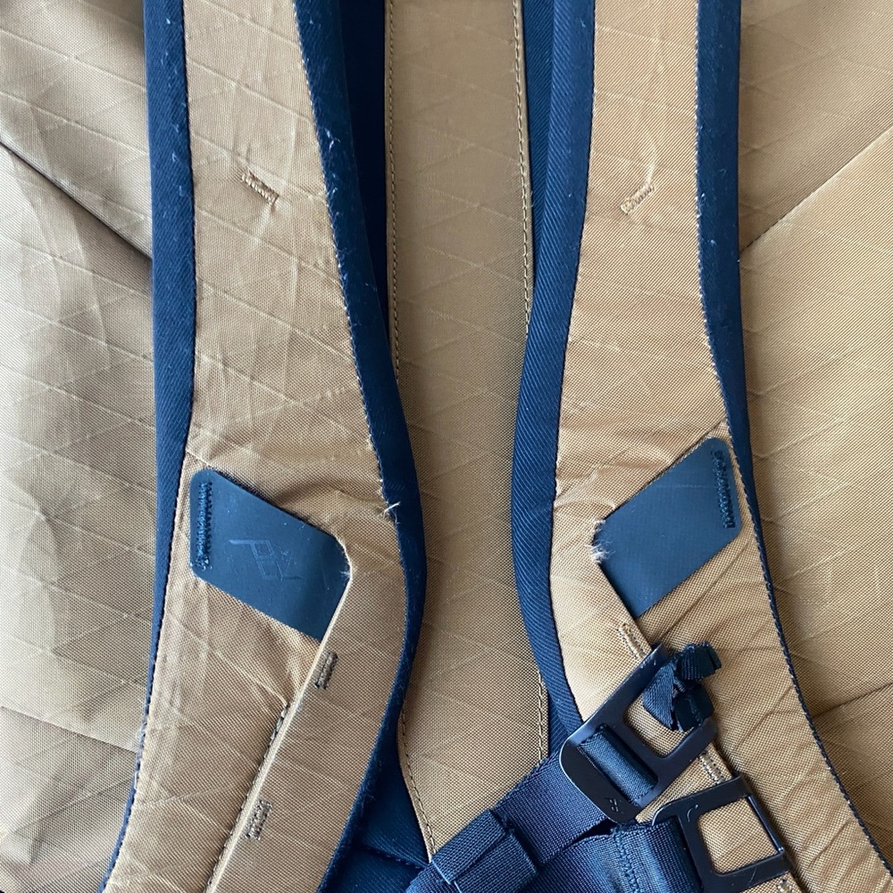 Peak design everyday backpack - image 11